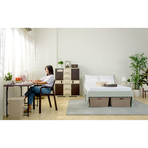 Zooey Italy Monoblock Chair