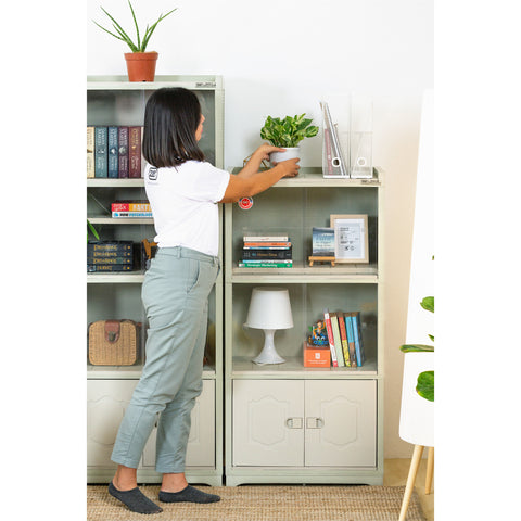 Zooey’s Deluxe 3-Layer Display Cabinet